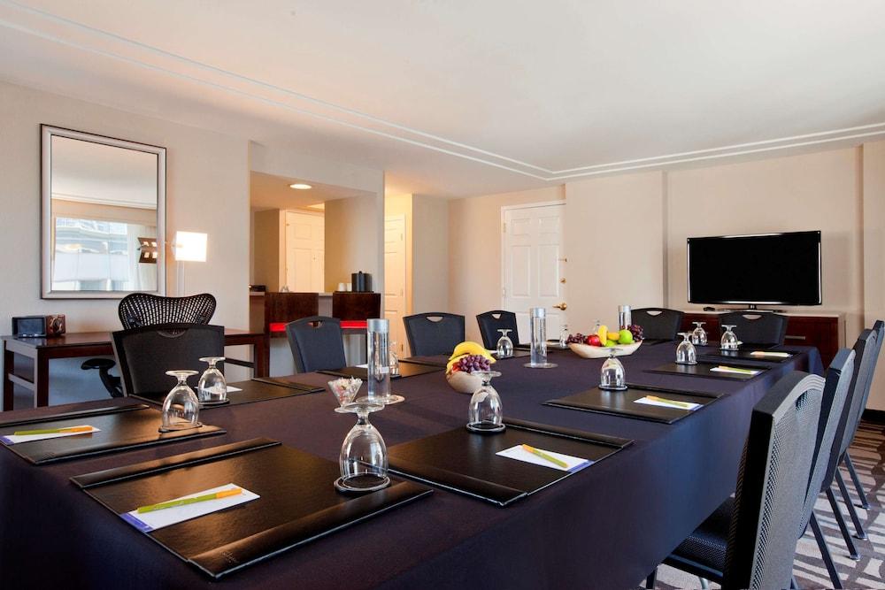 Hilton Garden Inn Chicago Downtown/Magnificent Mile Екстер'єр фото