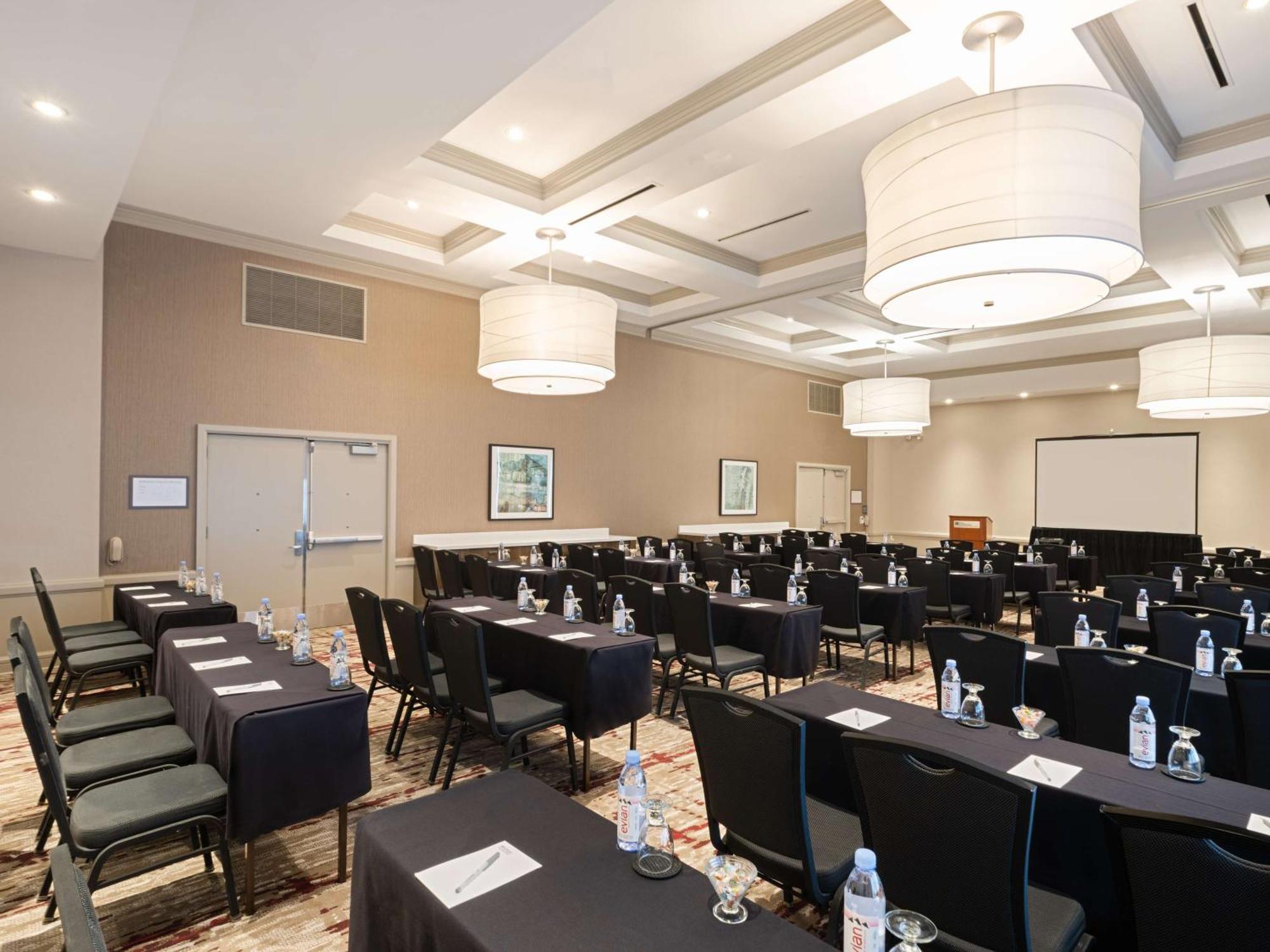 Hilton Garden Inn Chicago Downtown/Magnificent Mile Екстер'єр фото