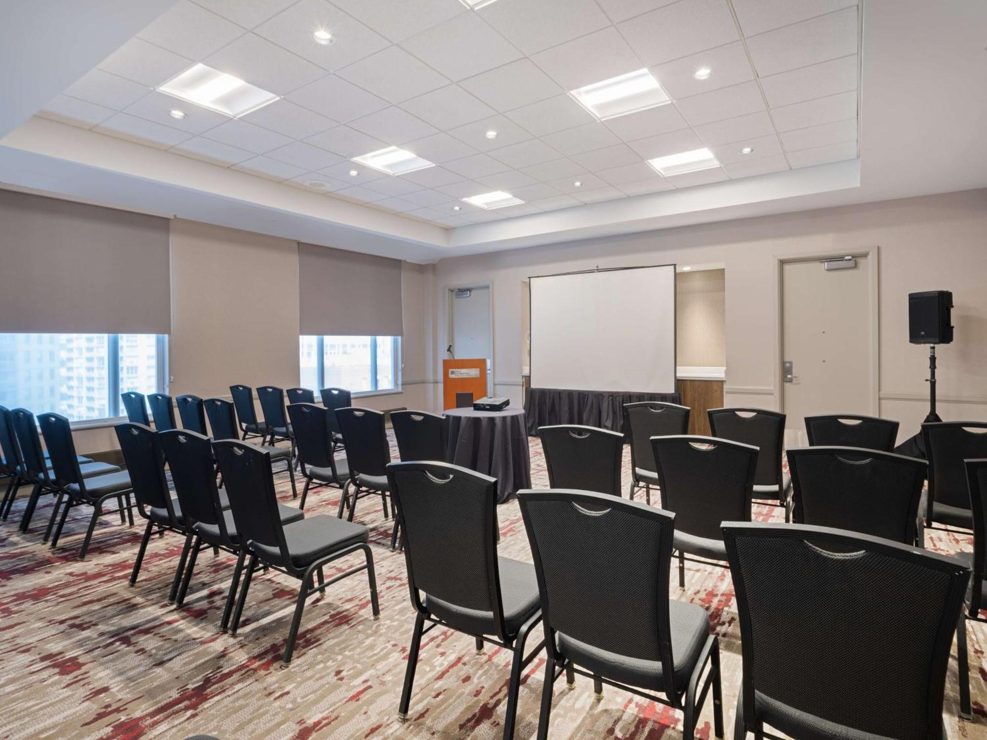 Hilton Garden Inn Chicago Downtown/Magnificent Mile Екстер'єр фото
