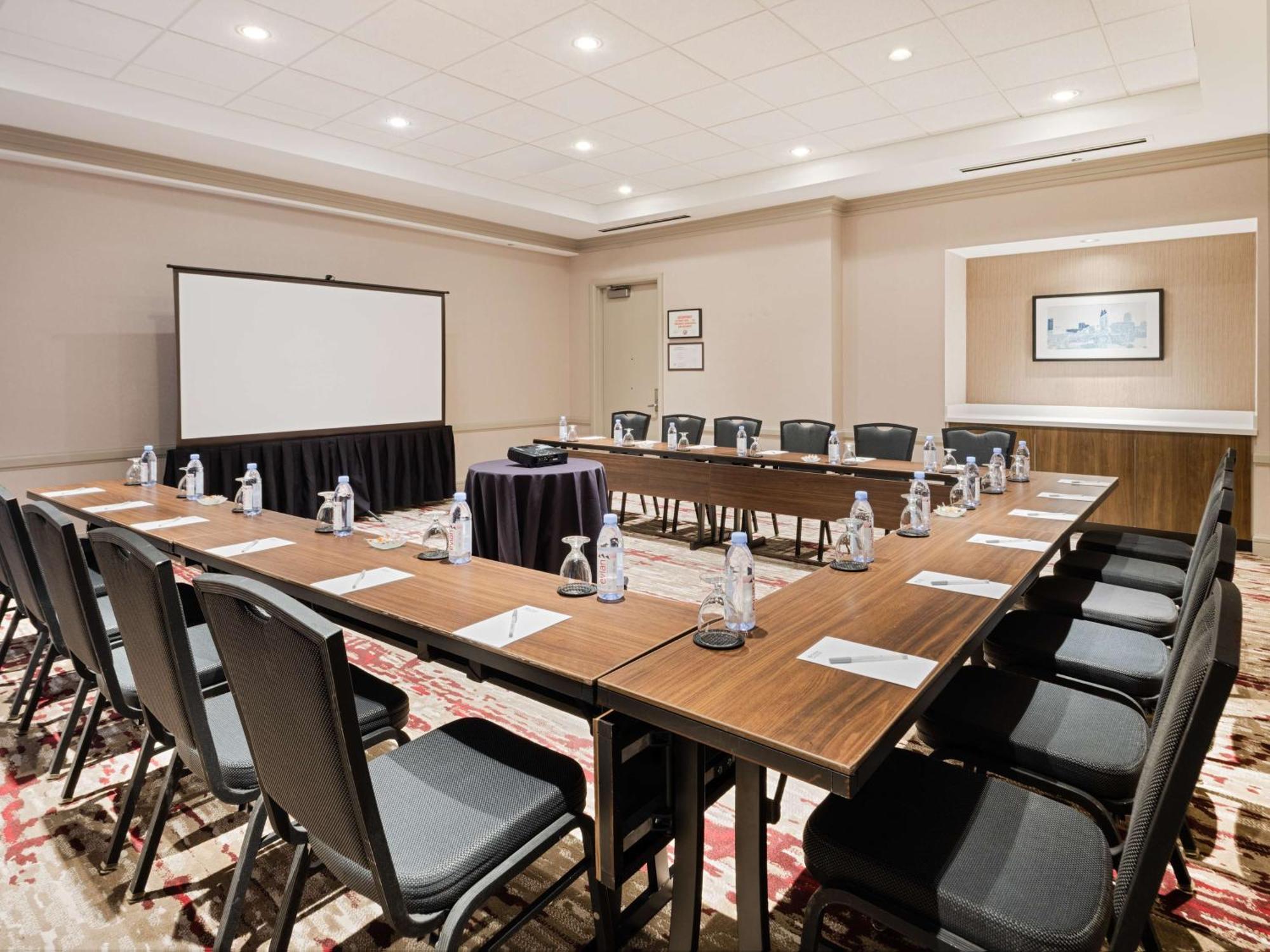Hilton Garden Inn Chicago Downtown/Magnificent Mile Екстер'єр фото