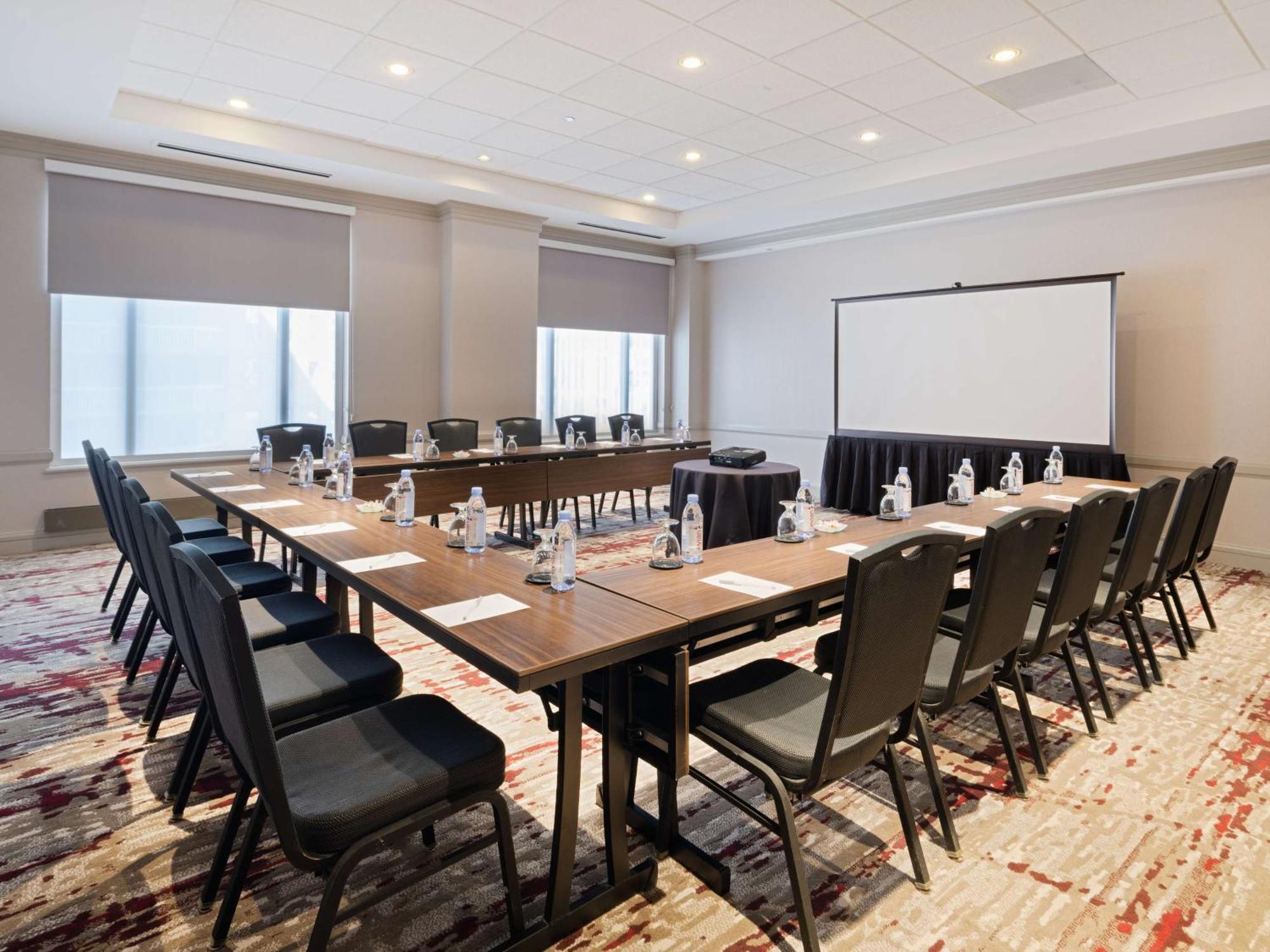 Hilton Garden Inn Chicago Downtown/Magnificent Mile Екстер'єр фото