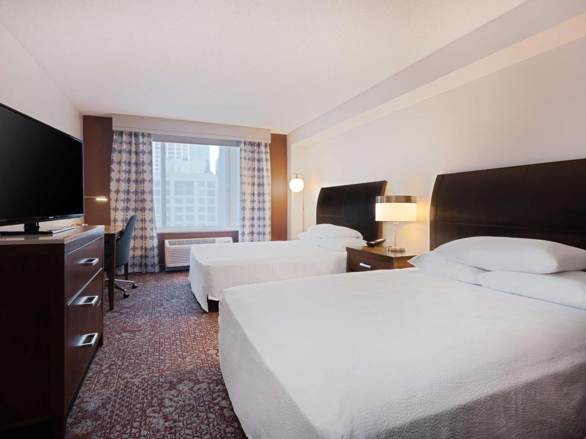 Hilton Garden Inn Chicago Downtown/Magnificent Mile Екстер'єр фото